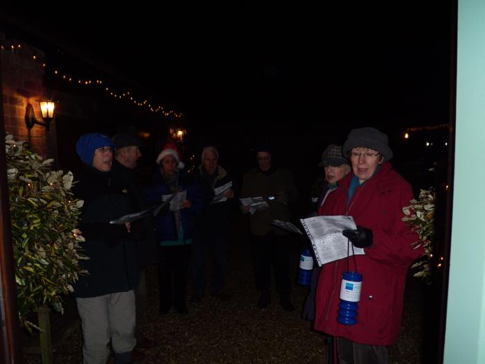Carol singers in Westgate singing for their supper! - 15th December, 2009 - Photo Tony Foster